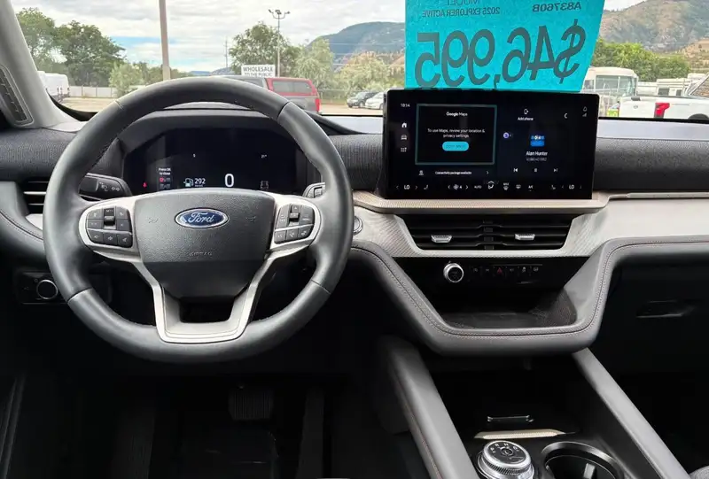 2025 Ford Explorer Active, šedá, 47 189 km, dovoz Kanada — foto 12 z 12