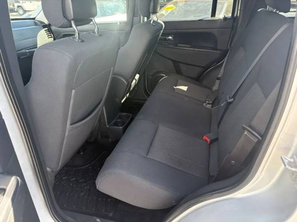2012 Jeep, dovoz USA — foto 11 z 12