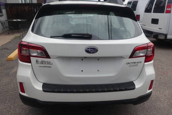 2017 Subaru, dovoz USA — foto 5 z 12