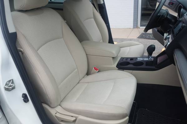 2017 Subaru, dovoz USA — foto 6 z 12
