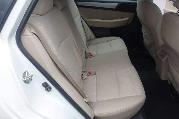 2017 Subaru, dovoz USA — foto 8 z 12