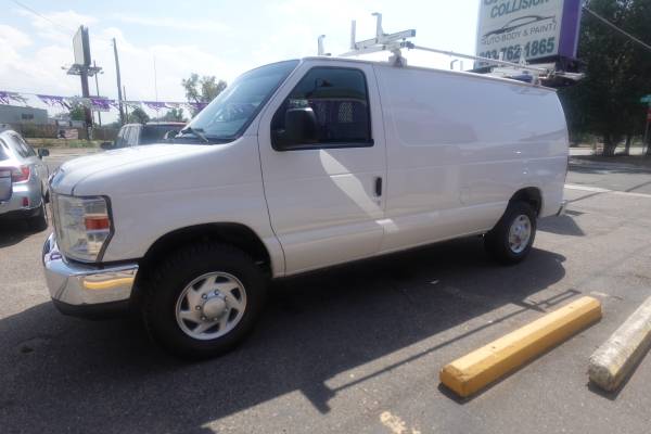 2014 Ford, dovoz USA — foto 2 z 12