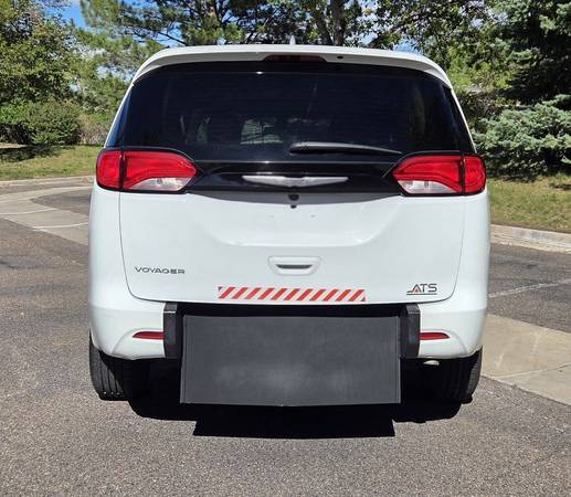 2022 Chrysler, dovoz USA — foto 5 z 12