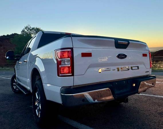 2020 Ford, dovoz USA — foto 11 z 12