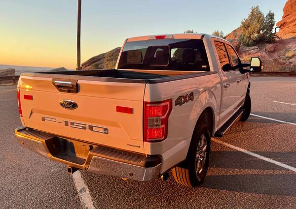 2020 Ford, dovoz USA — foto 2 z 12