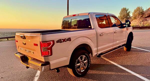 2020 Ford, dovoz USA — foto 3 z 12