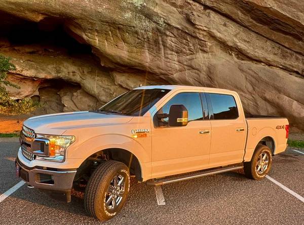 2020 Ford, dovoz USA — foto 6 z 12