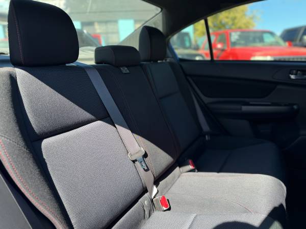 2016 Subaru, dovoz USA — foto 10 z 12