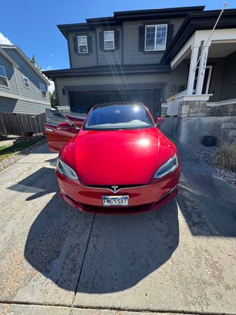 2018 Tesla, dovoz USA — foto 1