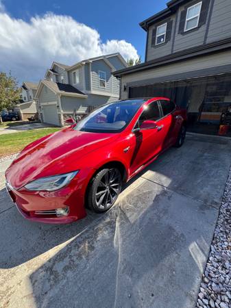 2018 Tesla, dovoz USA — foto 2 z 12