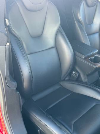 2018 Tesla, dovoz USA — foto 9 z 12