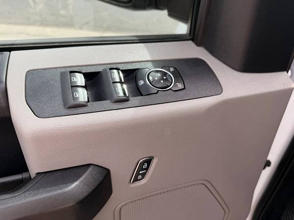 2019 Ford, dovoz USA — foto 11 z 12