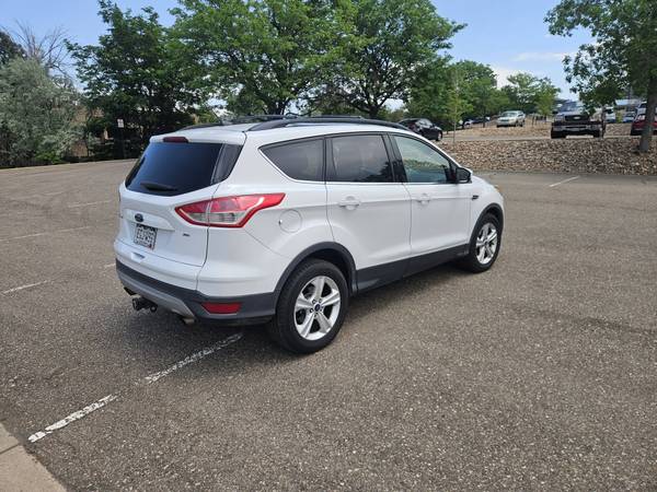 2016 Ford, dovoz USA — foto 8 z 12