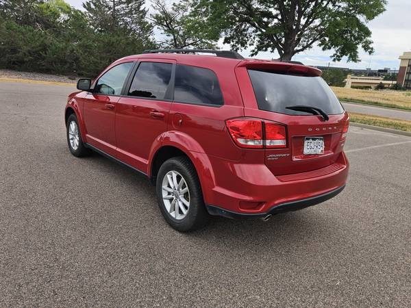 2015 Dodge, dovoz USA — foto 11 z 12