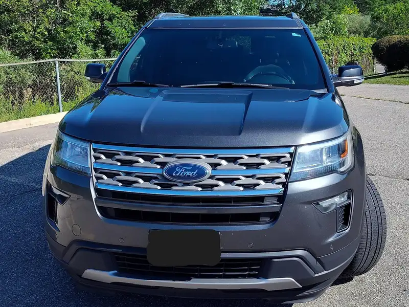 2018 Ford Explorer XLT, šedá, 221 300 km, dovoz Kanada — foto 8 z 12