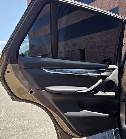 2017 BMW, dovoz USA — foto 11 z 12