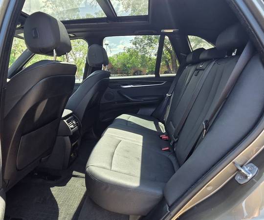 2017 BMW, dovoz USA — foto 12 z 12