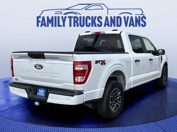 2023 Ford, dovoz USA — foto 5 z 12