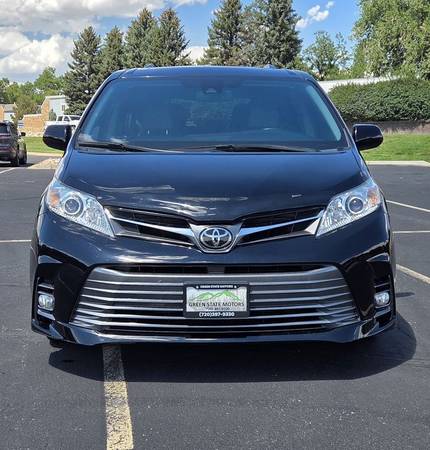 2018 Toyota, dovoz USA — foto 2 z 12