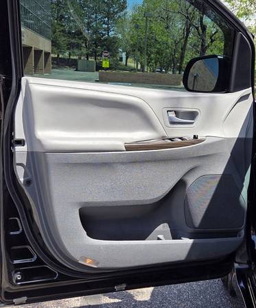 2018 Toyota, dovoz USA — foto 9 z 12