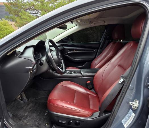2025 Mazda, dovoz USA — foto 9 z 12