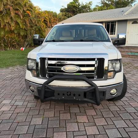 2011 Ford, dovoz USA — foto 5 z 12