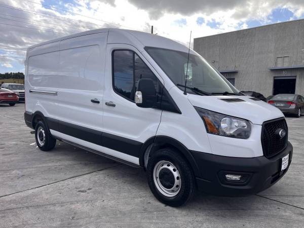 2021 Ford, dovoz USA — foto 2 z 12
