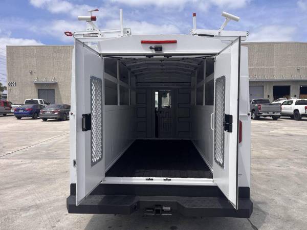 2019 Ford, dovoz USA — foto 12 z 12