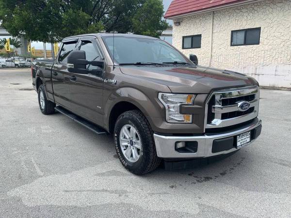 2017 Ford, dovoz USA — foto 2 z 12