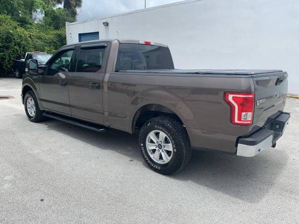 2017 Ford, dovoz USA — foto 4 z 12