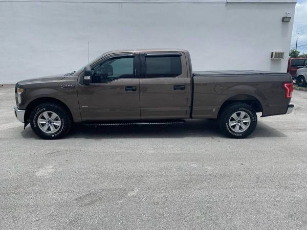2017 Ford, dovoz USA — foto 5 z 12