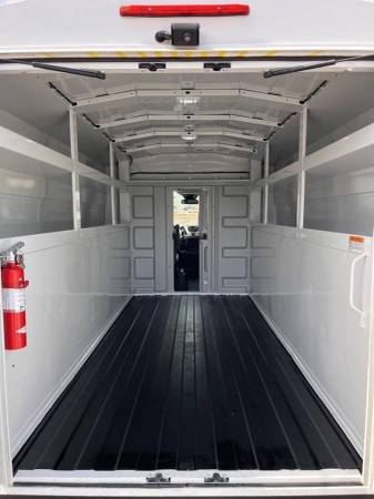 2019 Ford, dovoz USA — foto 11 z 12