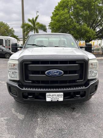 2016 Ford, dovoz USA — foto 7 z 12