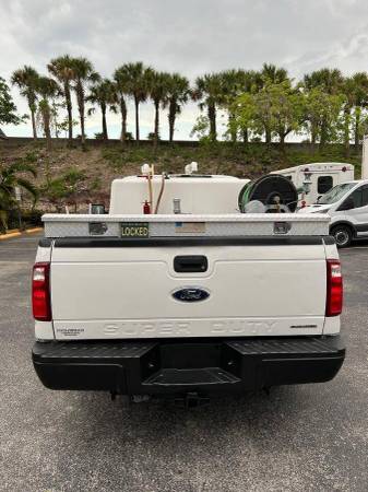 2016 Ford, dovoz USA — foto 8 z 12