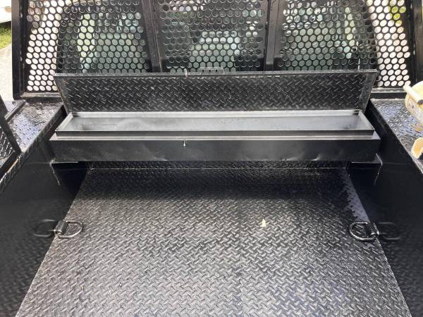 2016 Ford, dovoz USA — foto 10 z 12