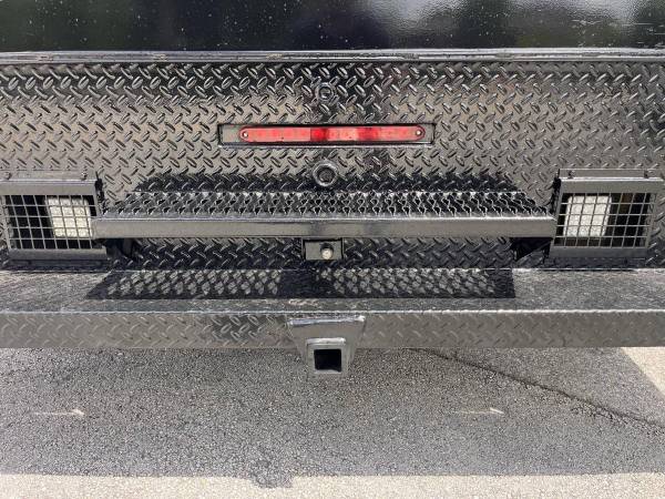 2016 Ford, dovoz USA — foto 11 z 12