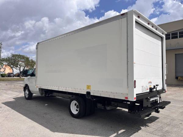2019 Ford, dovoz USA — foto 3 z 12