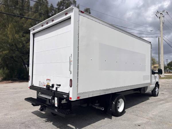 2019 Ford, dovoz USA — foto 4 z 12