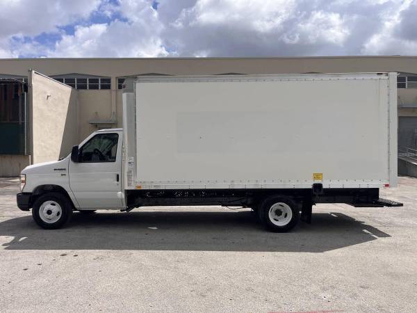 2019 Ford, dovoz USA — foto 5 z 12