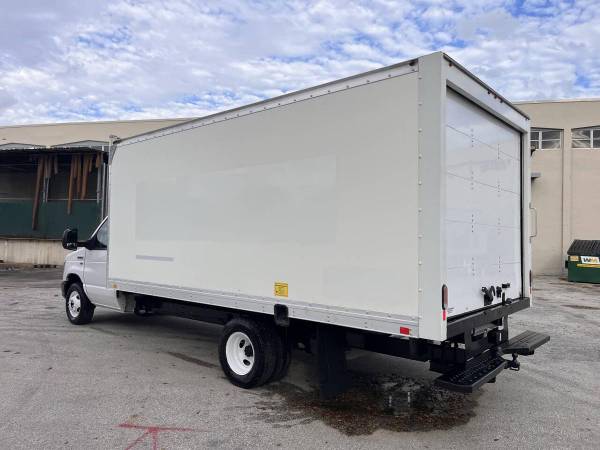 2019 Ford, dovoz USA — foto 3 z 12