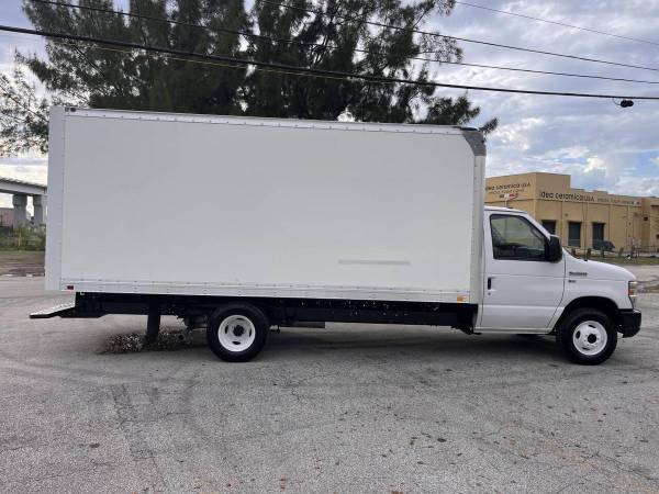 2019 Ford, dovoz USA — foto 6 z 12