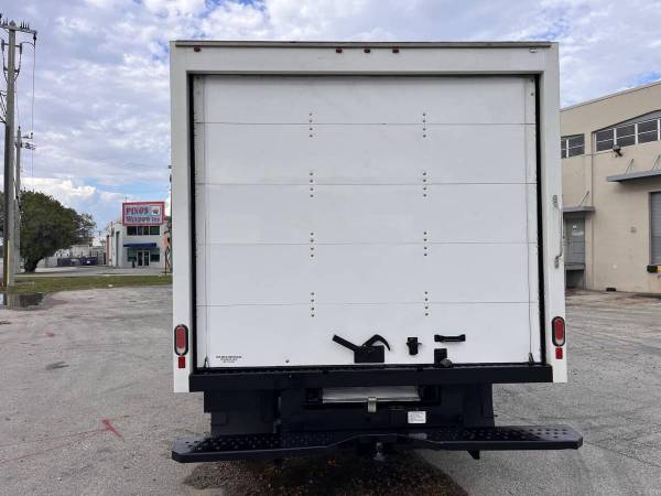 2019 Ford, dovoz USA — foto 8 z 12
