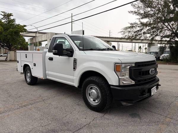 2022 Ford, dovoz USA — foto 3 z 12