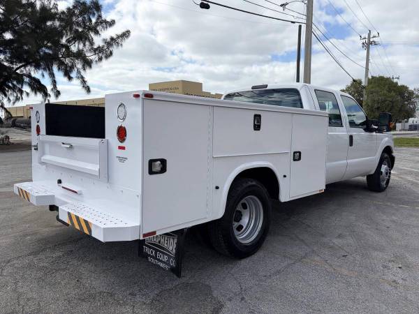 2015 Ford, dovoz USA — foto 2 z 12