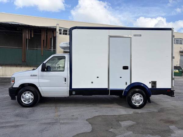 2023 Ford, dovoz USA — foto 5 z 12