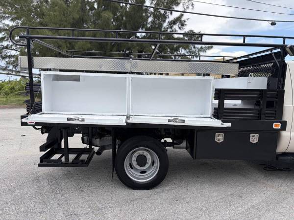 2015 Ford, dovoz USA — foto 11 z 12