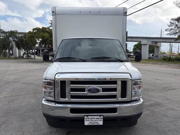 2021 Ford, dovoz USA — foto 7 z 12
