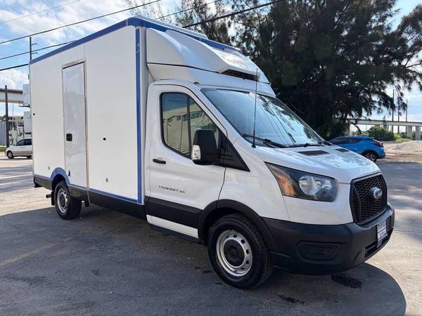 2022 Ford, dovoz USA — foto 2 z 12