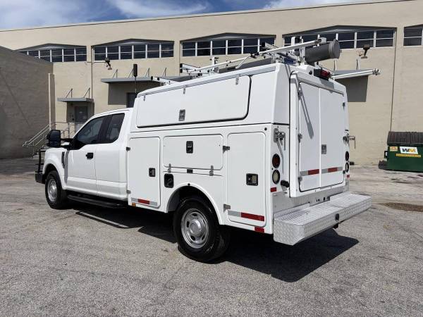 2019 Ford, dovoz USA — foto 3 z 12