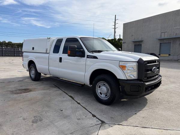 2016 Ford, dovoz USA — foto 3 z 12